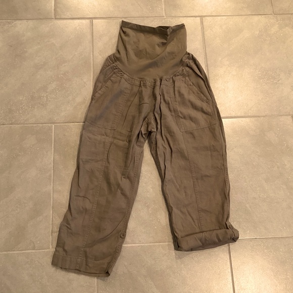 Motherhood Maternity Khaki Capri Pants - Picture 1 of 6